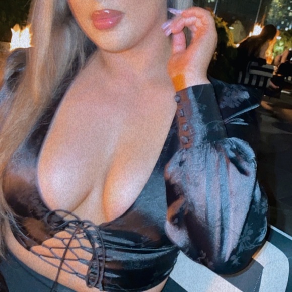 black top - Picture 2 of 2